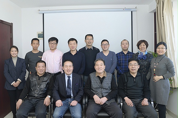 原子泵業(ye)團隊合影(ying)